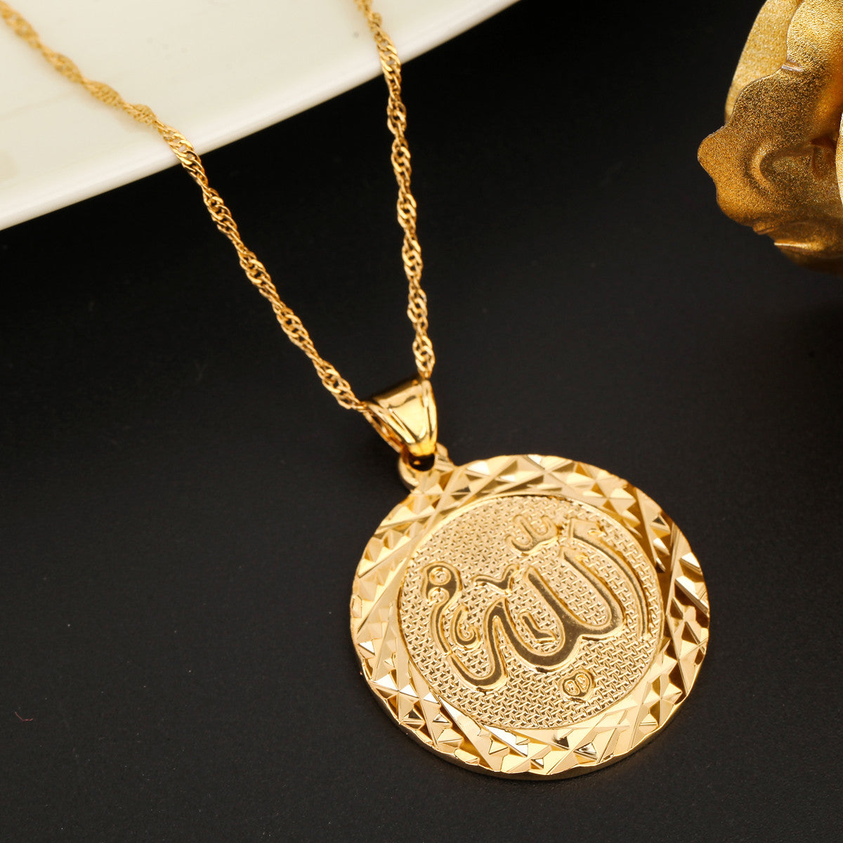 Allah Pendant Necklace Gold color Link Chain Round Fashion.