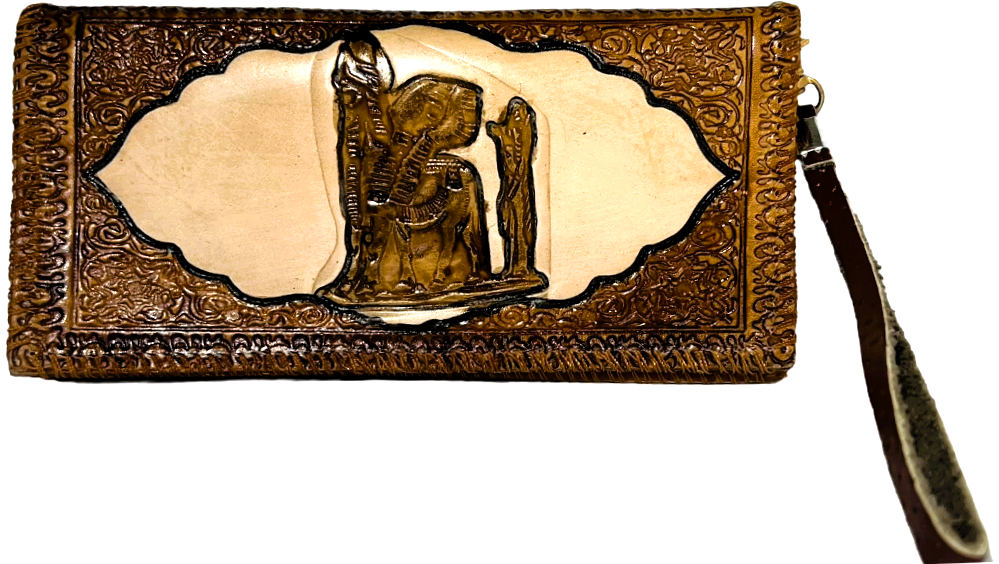 Handmade wallet for women, made from cow leather. Lamassu الثور المجنح