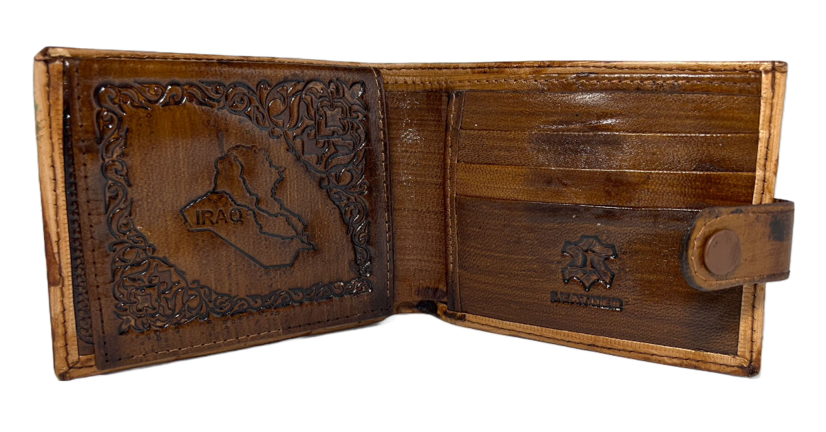 Men Handmade wallet of leather. Lamassu (جلد طبيعي)