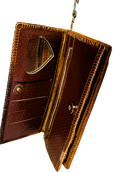 Handmade, made from cow leather. Great Ziggurat of Ur, Nasiriyah, Iraq,  زقورة إور ... جلد طبيعي