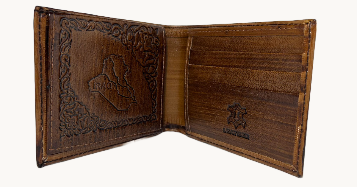 Men Handmade wallet of leather. Lion of Babylon (جلد طبيعي)